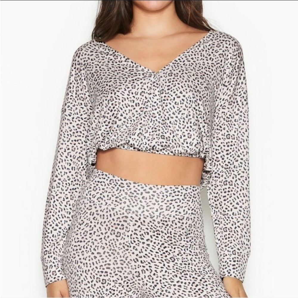 Heavenly by Victoria's Secret White Leopard Print Long Sleeve Crop Top Size XL